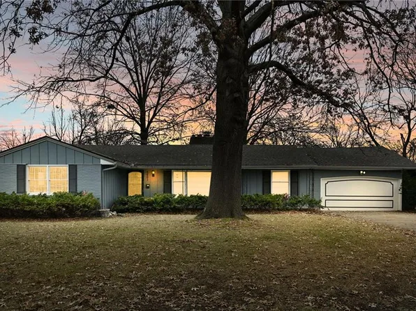 8601 Maywood Ave, Raytown, MO 64138