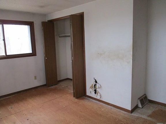 5th image of 36346 Nycum Ave