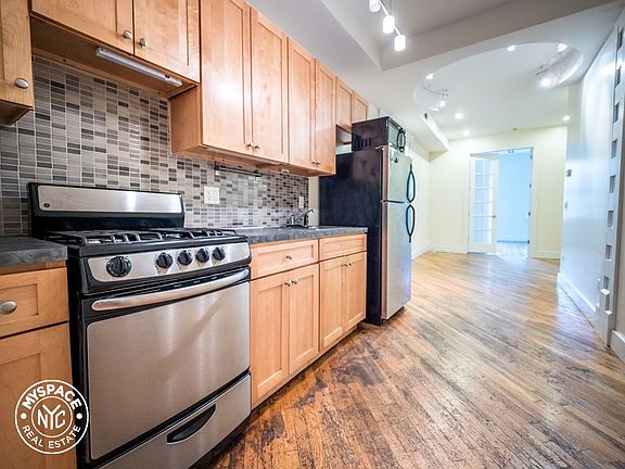2nd image of 48 Wilson Ave #1RFF