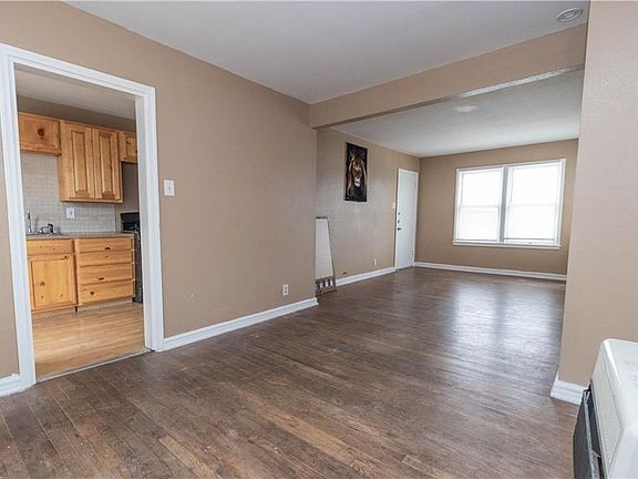 5th image of 2824 S Alameda St #3