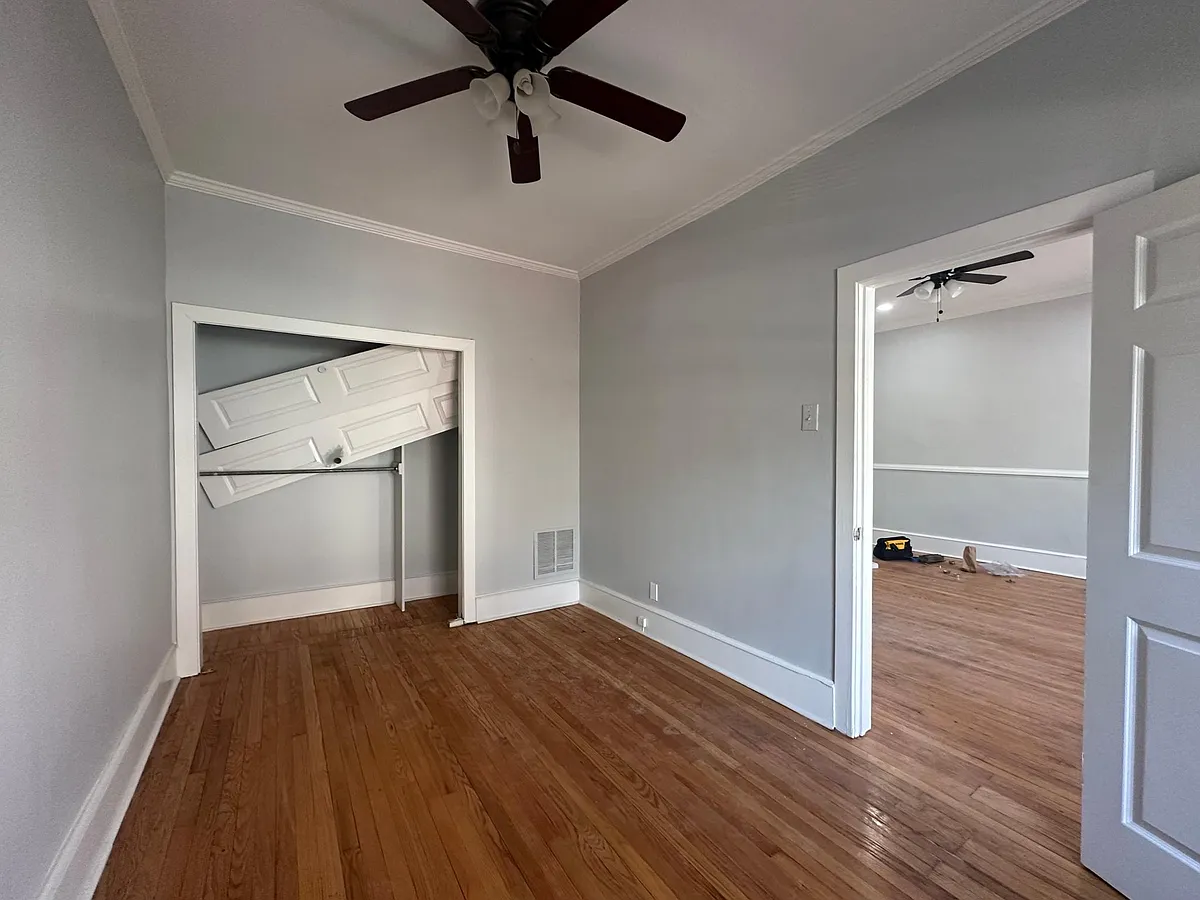 Building Photo - 5620 N Winthrop Ave #1F