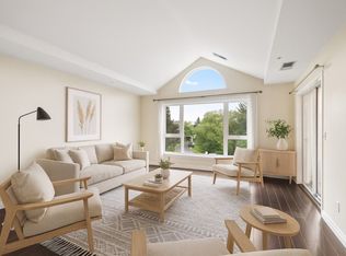 1045 Sutherland Ave N #323, Kelowna, BC V1Y 5Y1