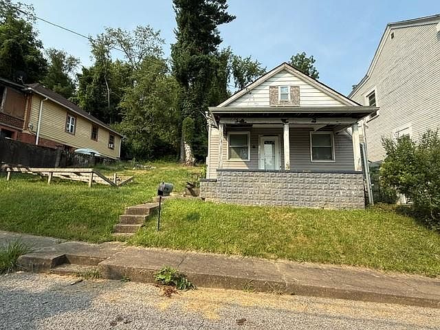 1st image of 1003 Summit Street