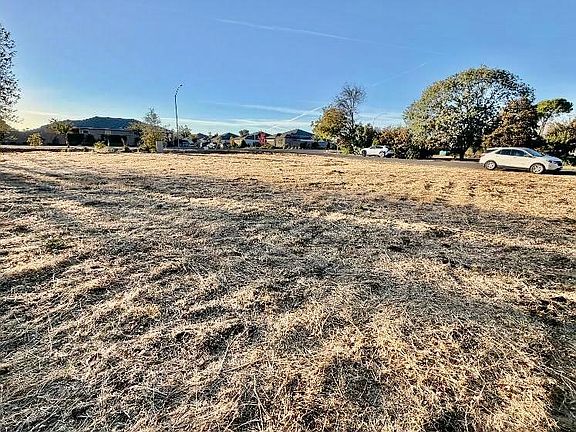 2nd image of Hicks Ln