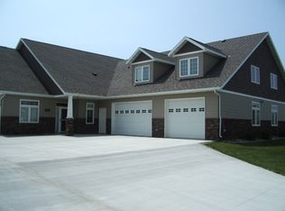902 Village Ave SE, Minot, ND 58701