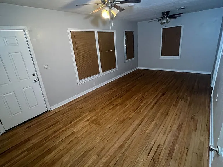 3718 Northbrook Dr — Photo 2