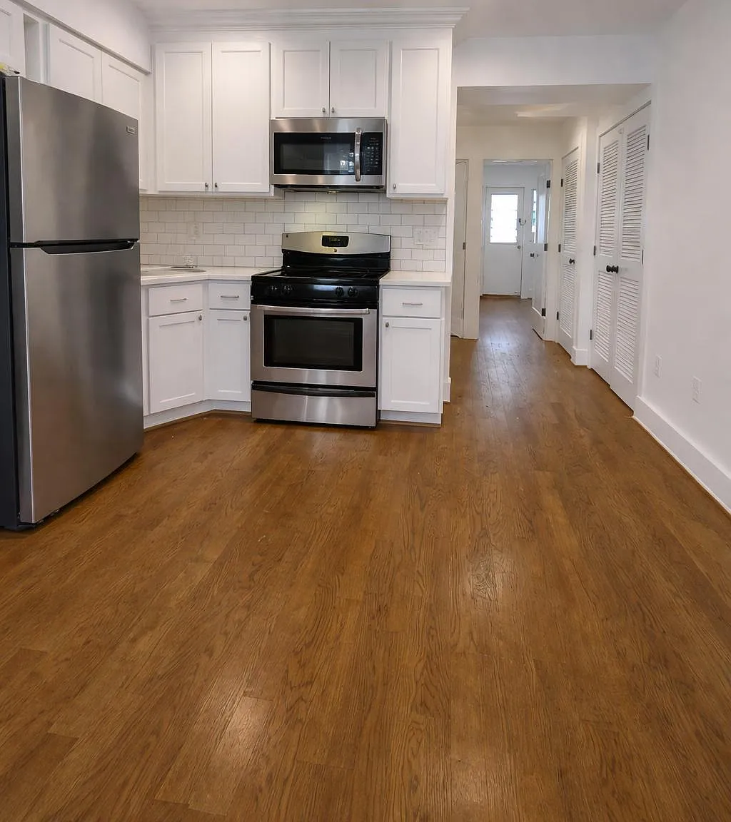 2 bed, 1.0 bath, 560 sqft, $2,900 — Photo 1