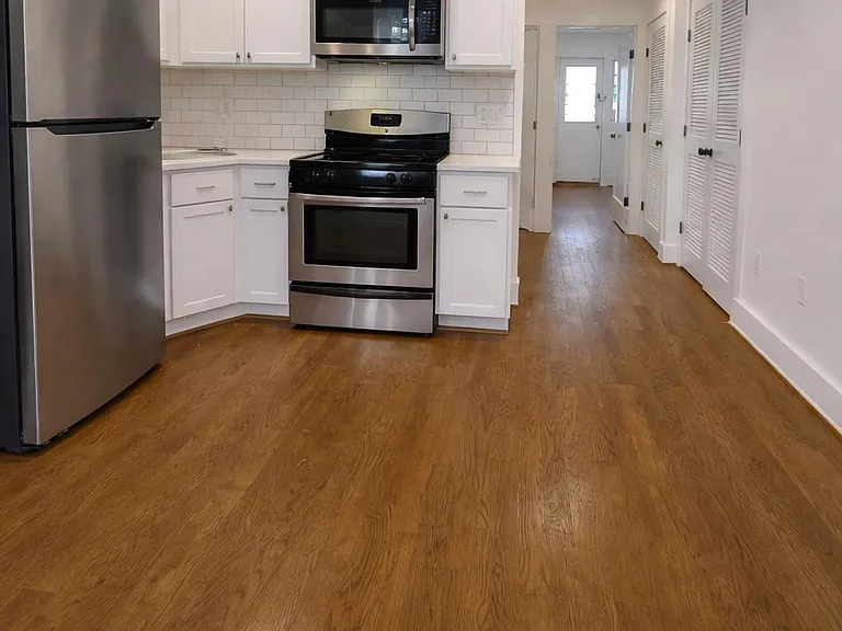 604 17th St NE — Photo 1