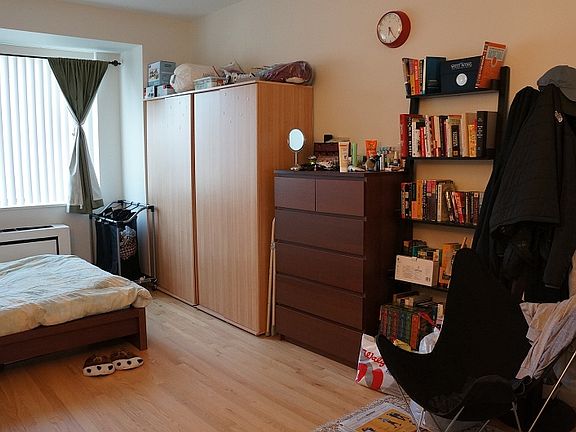 4th image of 275 W 96th St APT 11L