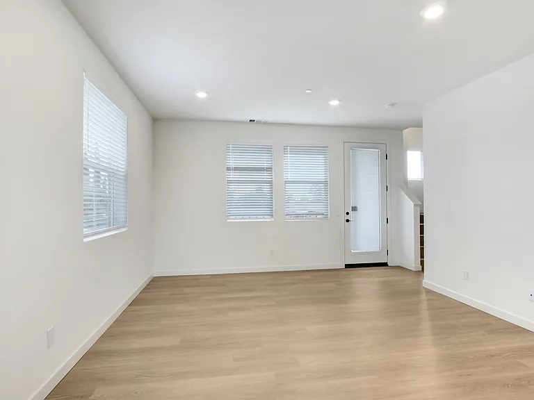 The Willow Townhomes — Photo 8