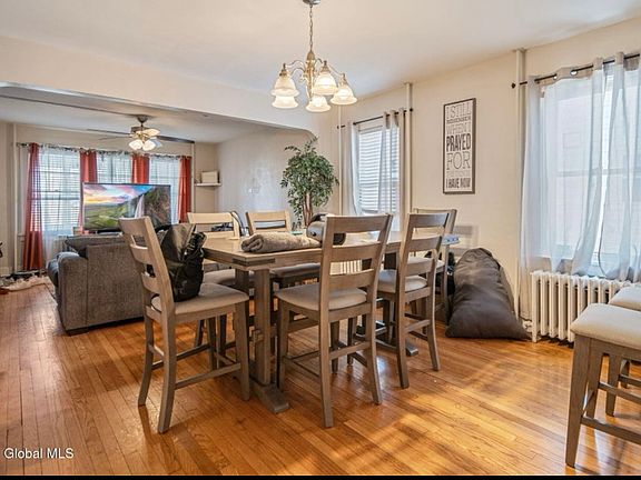 5th image of 6 Edison Ave #1