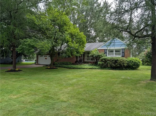 8325 Vernon Cir, Williamsville, NY 14221