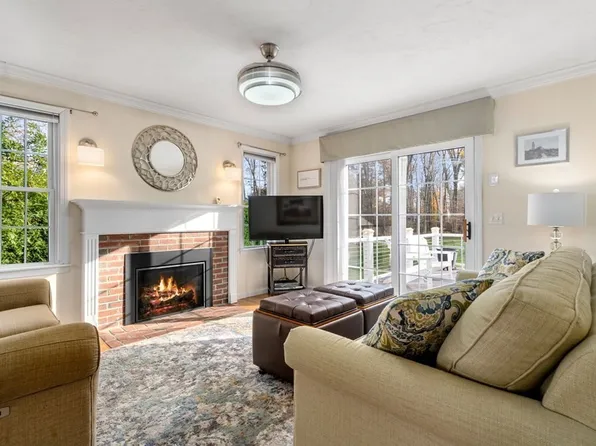 17 Adley Dr, Abington, MA 02351
