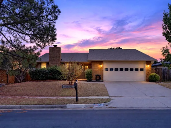 3812 Walnut Dr, Bedford, TX 76021