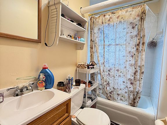 5th image of 313 Summit Ave APT 13