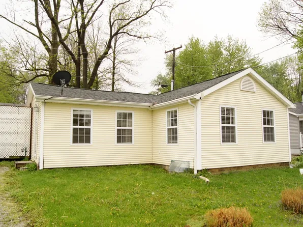 8773 S South Hill Dr, Silver Lake, IN 46982