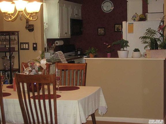4th image of 8107 Langdale St