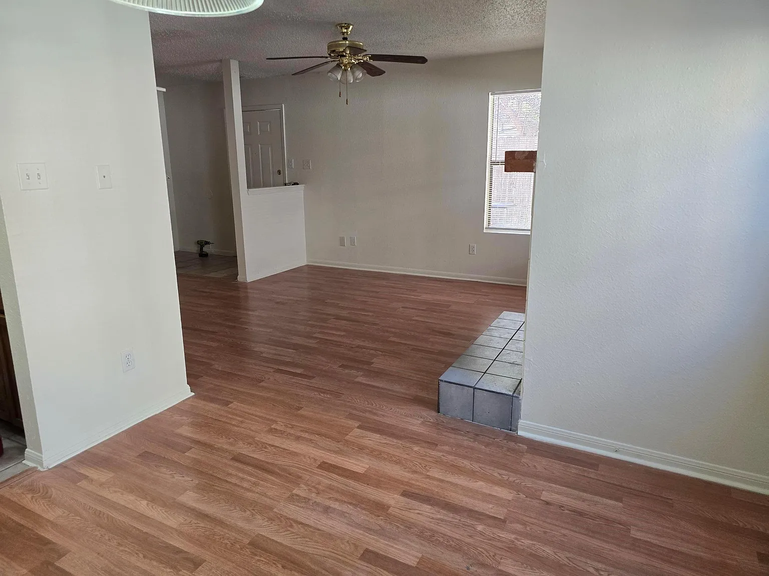 2 bed, 1.5 bath, 950 sqft, $1,200 — Photo 3