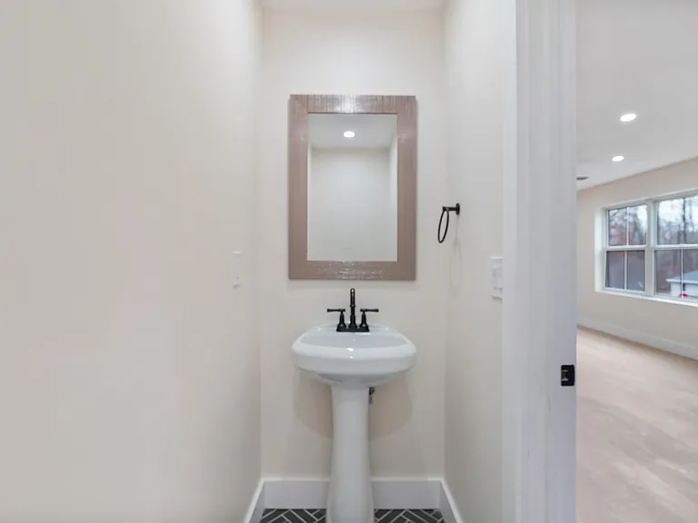 125 New Hamburg Rd #1 — Photo 10