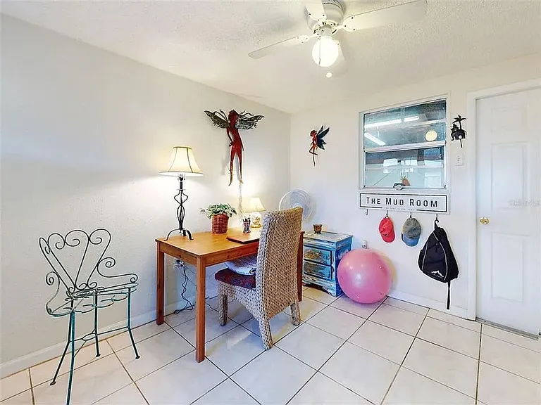630 Olive St — Photo 17