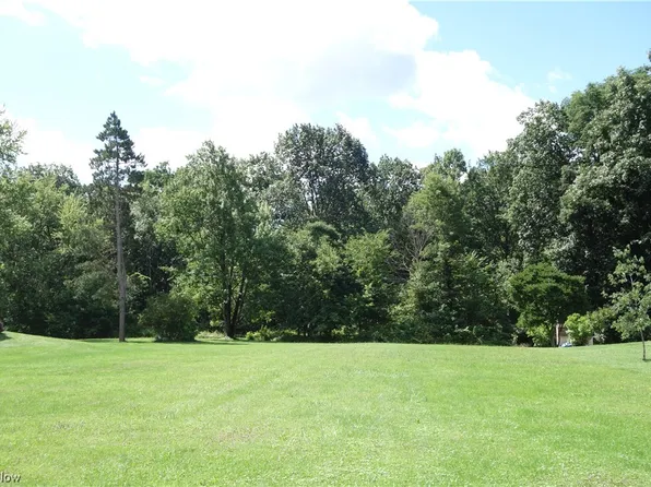 Lester Rd, Akron, OH 44319