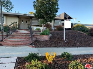 20523 Oxnard St, Woodland Hills, CA 91367