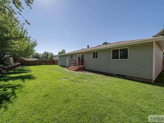 5th image of 1235 Dickson Ave