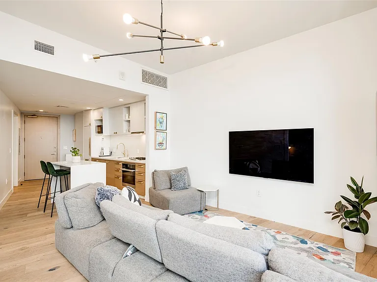 70 Rainey St #1310 — Photo 3