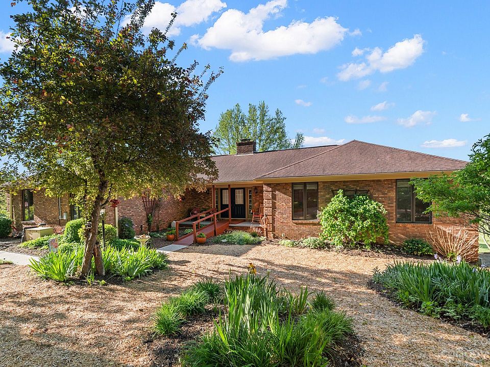 69 Ray Hill Rd, Horse Shoe, NC 28742 | Zillow