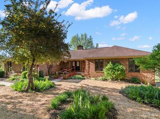 69 Ray Hill Rd, Horse Shoe, NC 28742