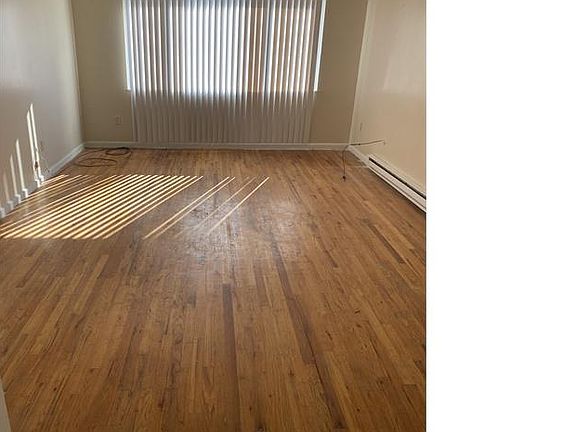 2nd image of 1630 Crest Hill Ave