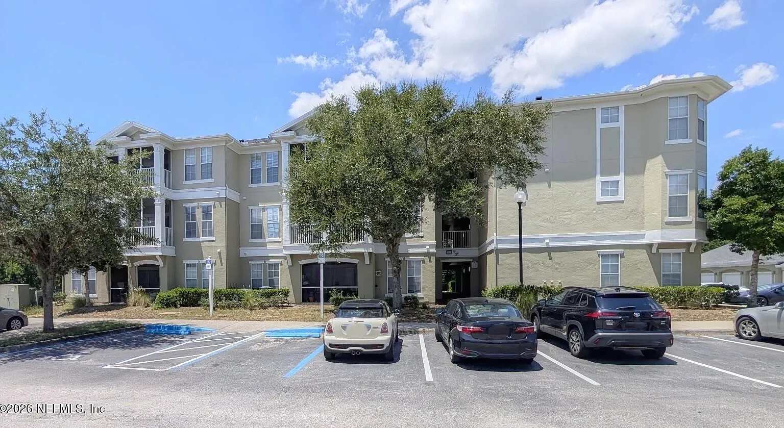 2 bed, 2.0 bath, 1100 sqft, $1,500 — Photo 1