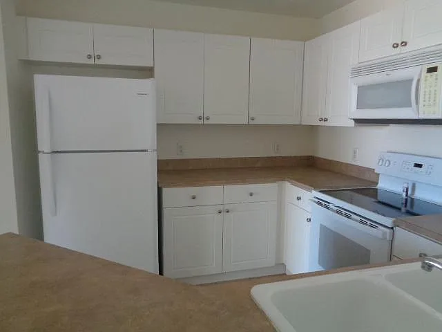 1512 SW 50th St #203 — Photo 8