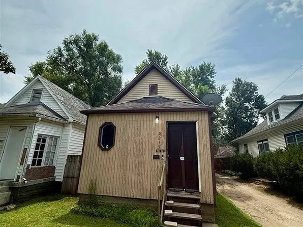 2235 3rd Ave, Terre Haute, IN 47807