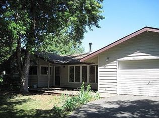 523 Redwood Rd, Mount Shasta, CA 96067
