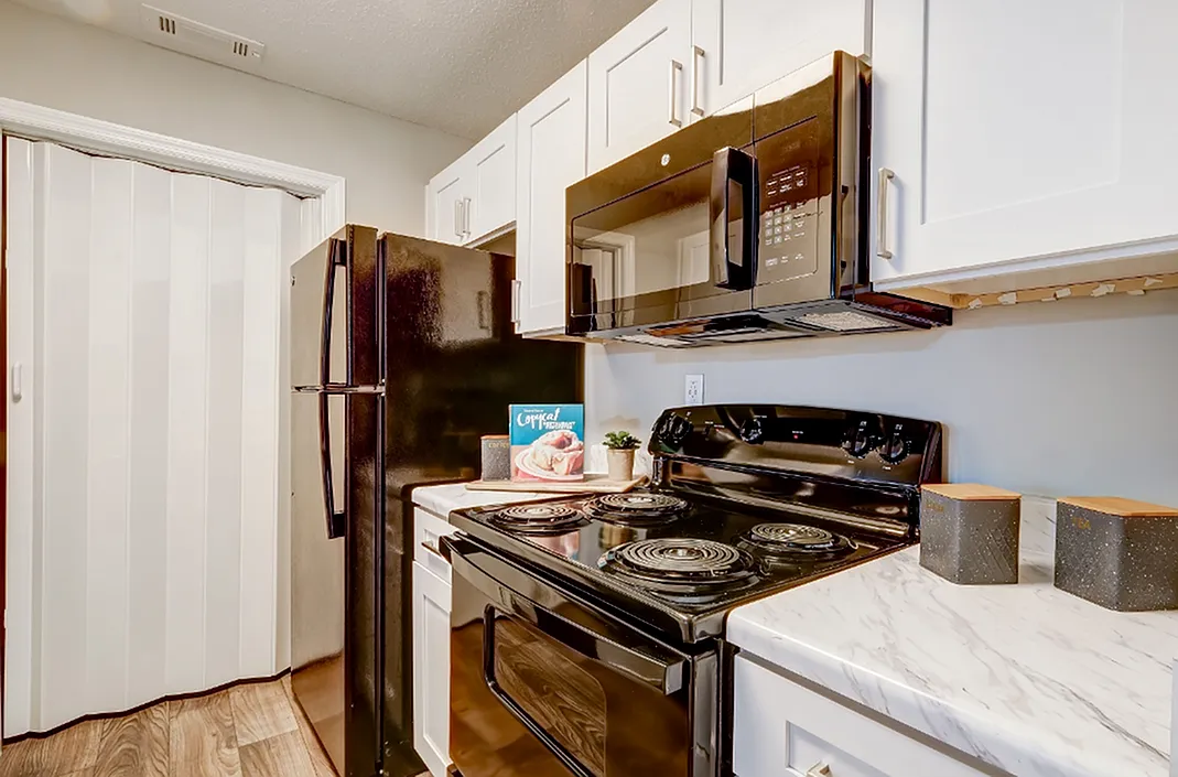 Rivoli Run Apartments — Photo 2