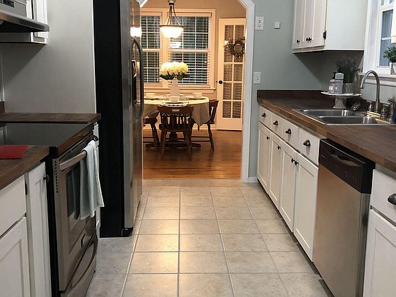 5th image of 77 Cypress St
