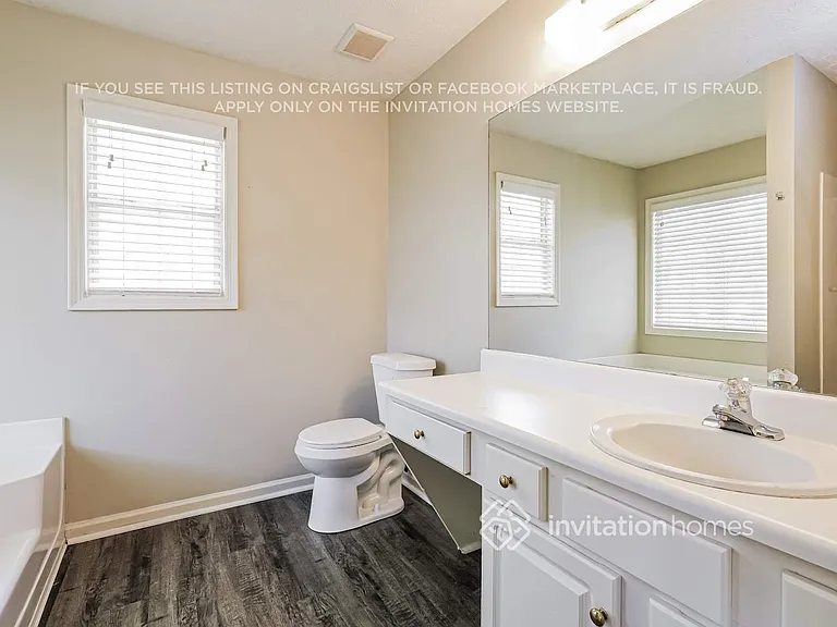 2604 Carolina Ct — Photo 12