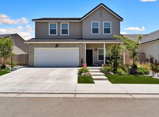 335 Huntington Ave S, Madera, CA 93636