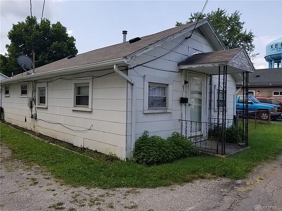 2nd image of 943 McDowell St