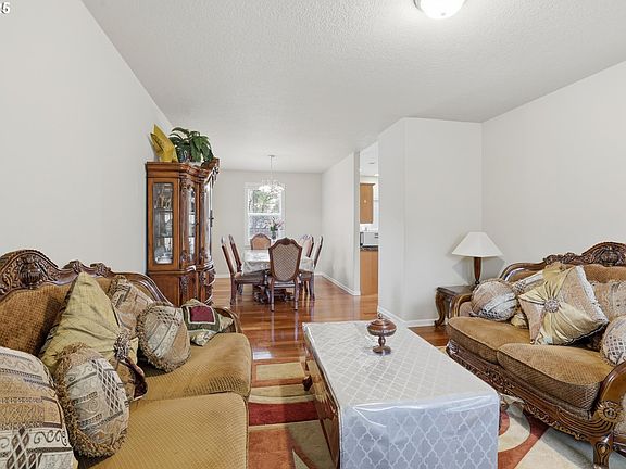 5th image of 3718 SE 127th Pl