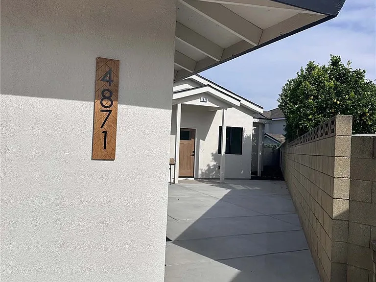 4871 Independence St — Photo 16