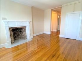884 Massachusetts Ave