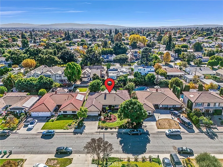 452 W Winnie Way — Photo 40