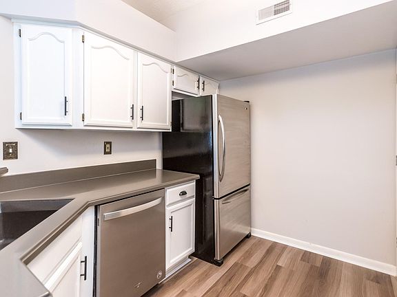 5th image of 2099 Clareglen Ct Unit 303
