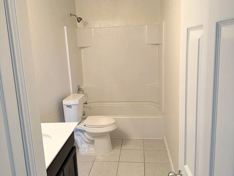 Full bathroom, upstairs