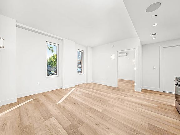 2nd image of 91 Bruckner Blvd #199