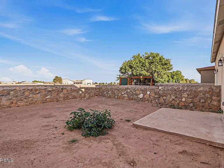 714 Hc Gilbert Minjares Dr #A — Photo 42