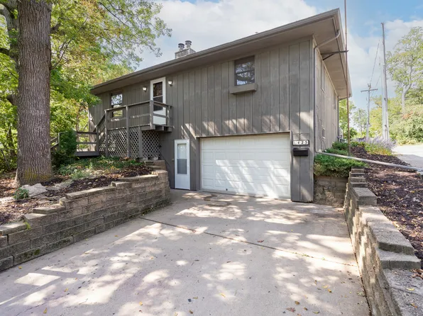 425 Willow Ave, Joliet, IL 60436