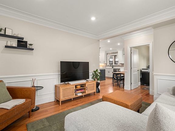 2nd image of 256 Sycamore St #256